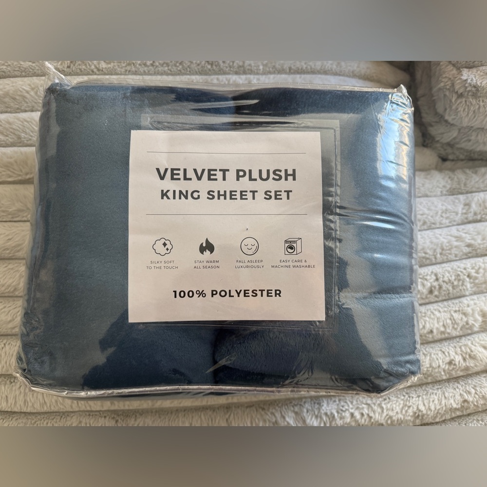 NEW - Velvet Plush King Sheet Set - Denim Blue - Fitted & Flat, 2 Pillowcases